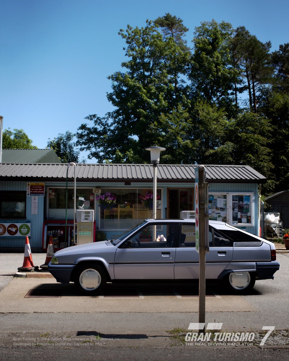 thegranturismo's tweet image. Views of North West Skye, Loch Mor from above, rugged coastal edges, cosy Armadale village scenes, Linlithgow Palace by its tranquil loch, and a magnificent sunset illuminating the A863.
  
Update 1.60 Featured Scapes curation:
Scotland

#GT7 #GranTurismo #Scapes #Scotland