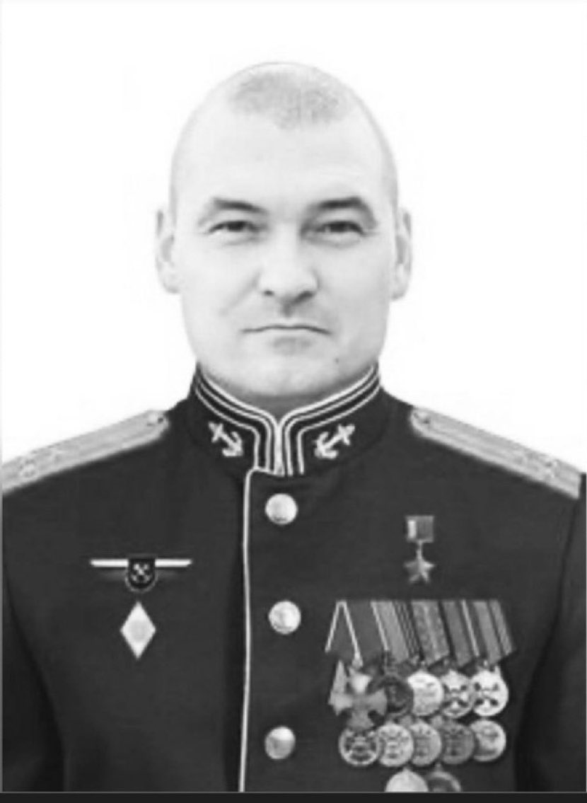 يبدو أن أوكرانيا في قصفها الأخير على روسيا نجحت في
.
 قتل نائب قائد البحرية الروسية اللواء ميخائيل جودكوف وبعض الجنرالات
.
.
مصدر غربي