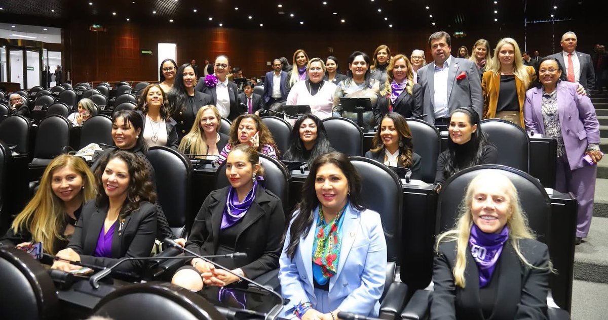 50mas1internacional (@50mas1intl) on Twitter photo 🌍🤝 <a href="/nenaorantes/">María Elena Orantes</a> Presidenta de 50+1 Internacional 50+1, visitó <a href="/Mx_Diputados/">H. Cámara de Diputados</a>, acompañada por representantes de los capítulos de la Colectiva en distintos países del mundo.
¡Gracias a las diputadas y diputados por abrir las puertas al diálogo y la colaboración!
#AgendaGlobal 🌍🤝 <a href="/nenaorantes/">María Elena Orantes</a> Presidenta de 50+1 Internacional 50+1, visitó <a href="/Mx_Diputados/">H. Cámara de Diputados</a>, acompañada por representantes de los capítulos de la Colectiva en distintos países del mundo.
¡Gracias a las diputadas y diputados por abrir las puertas al diálogo y la colaboración!
#AgendaGlobal