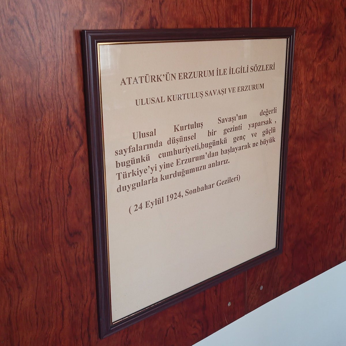 Mustafa Kemal Paşa'nın “Erzurum’a geldim. Burada gördüğüm içtenlik, mertlik, gönülden bağlılık benim memleketi kurtarmak 
için her türlü özveriyi yapmam konusundaki azim ve gücümü artırmıştı” sözleriyle
Milli Mücadele'nin dönüm noktalarından
Erzurum’a Gelişinin 106. Yıl Dönümü