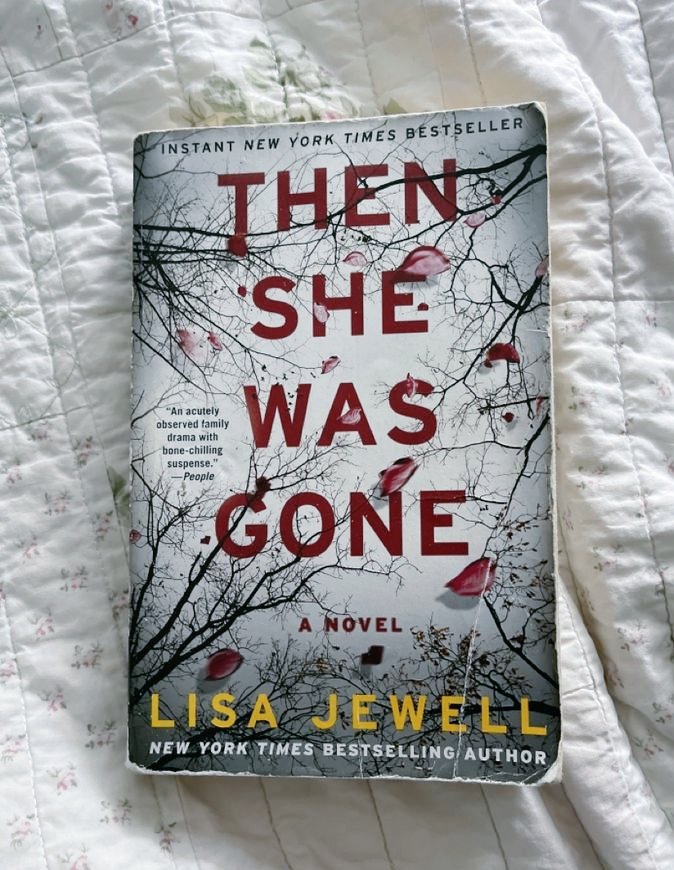 ──★˙🍓̟!!
 🌟4.2
My heart aches for ellie😭
#BooksWorthReading #thrillerbooks