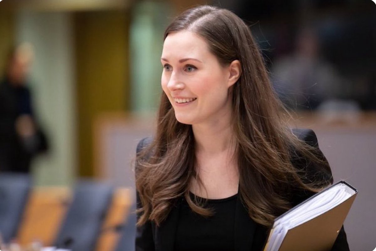 8 kez dünyanın en mutlu ülkesi seçilen Finlandiya'nın Eski Başbakanı Sanna Marin, mutluluğun sırrını üç maddeyle açıkladı:

📌 Gelişmiş bir eğitim sistemi
📌 Eşitlik
📌 Güçlü bir refah devleti