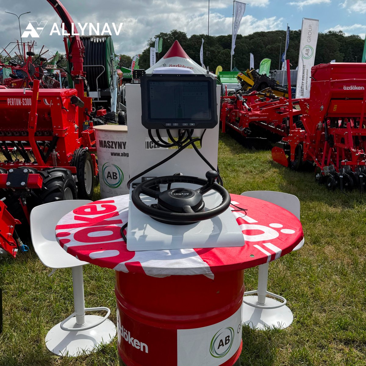 AllyNavOfficial's tweet image. 🌾 AllyNav at the Largest Agri Machinery Expo in Poland

🚜 At the expo, our local partner presented the #AllyNav #AF305 Auto-Steering System, demonstrating its precision and hands-free operation to local farmers and industry professionals.

 #AutoSteering #Agriculture