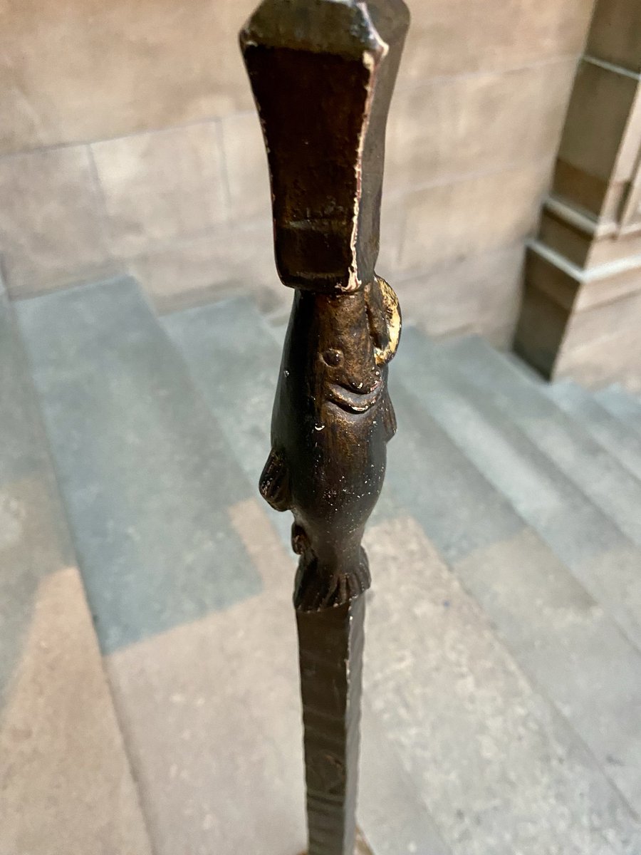 MurphyNiallGLA's tweet image. #MomentsOfBeauty in #Glasgow: Next time you walk up the stairs in the Kelvingrove Museum, have a close look at the balustrade as cast into each of the balusters are symbols taken from Glasgow’s Coat of Arms = the Bird, the Bell and the Fish though I couldn’t find the Tree 🧐👀👇!