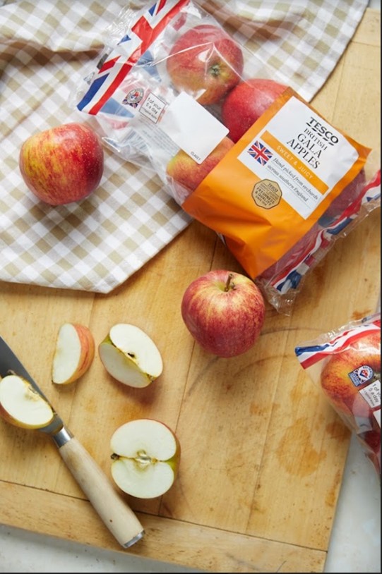 GBApples's tweet image. The battle of the supermarkets is heating up… 🍎
One retailer has just nudged into the lead on British apple sales—but only just.
👉 See who’s leading and what it means for the future of our orchards:
britishapplesandpears.co.uk/tesco-starts-t…
#BackBritishFarming #BritishApples