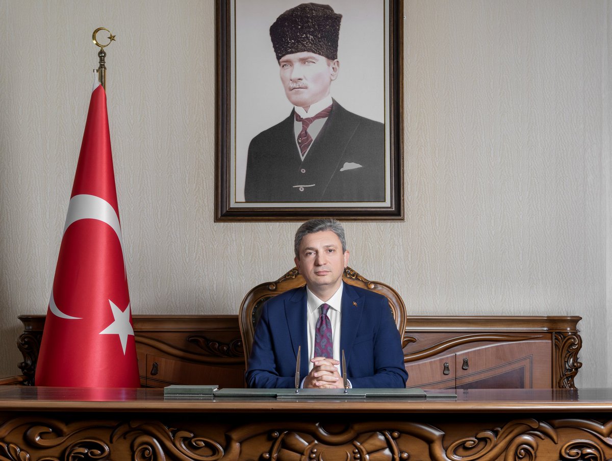 Aziz Antalyalılar;

Hicri takvimin ilk ayı olan Muharrem’in başlangıcını idrak etmenin huzur ve manevi coşkusunu hep birlikte yaşıyoruz. Muharrem ayı; sabrın, kardeşliğin, paylaşmanın ve insanlık değerlerinin en derin şekilde tefekkür edildiği, İslam tarihinde önemli olaylara