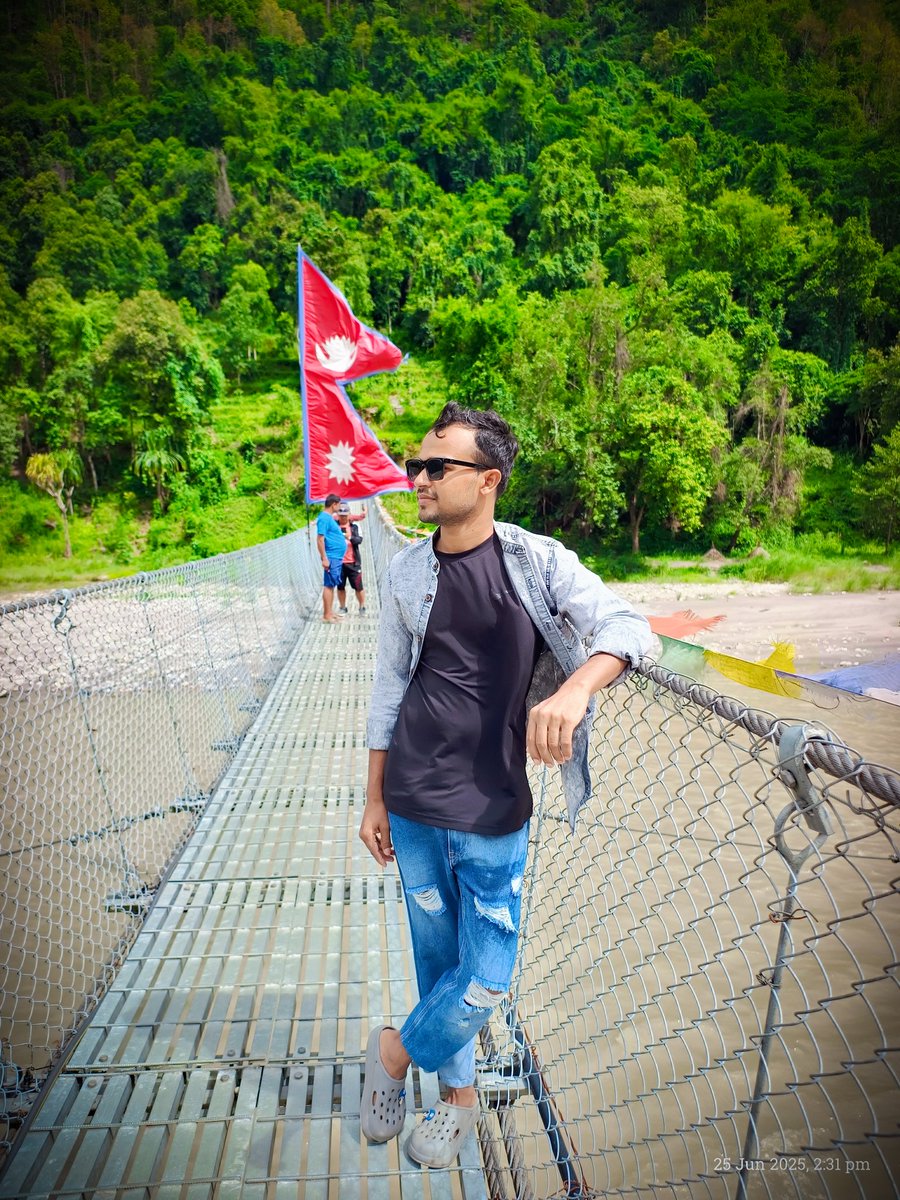 vicky_kumar591's tweet photo. Lost in the moment 😍 https://t.co/k0LmEN8fUg