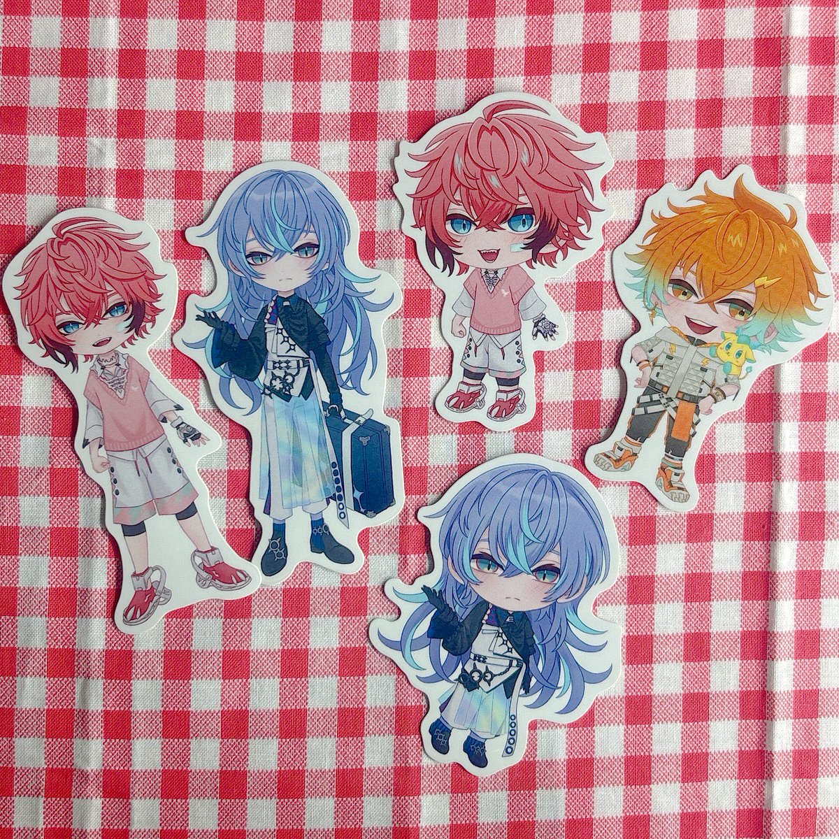 minnta_7's tweet image. にじそうさく10にて頒布したステッカーはZEAMI様にお願いしました❣️
小ロットから注文可能かつ安価だったのが魅力でした◎
綺麗に仕上げて頂きありがとうございます✨おまかせカットラインの確認のメール大変有難かったです🙏🏻とても理想通りのサイズ感でした👏🏻

ZEAMI様( @ZEAMI_Sticker )