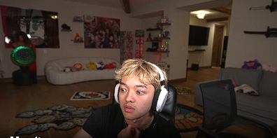 gigiddyyy's tweet photo. mf saw chat saying fix it and pulled a monka emote 😭😭 https://t.co/jAz9vwcVUc