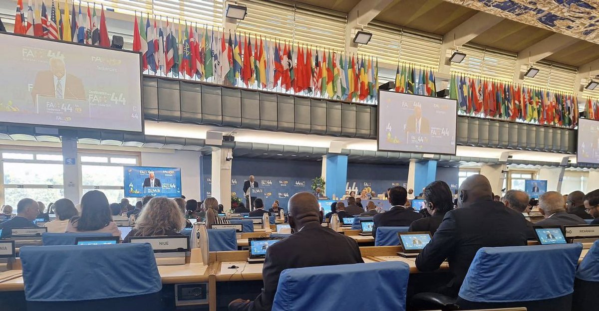 Hoy Chávez regresa a la FAO, en Roma.

En el marco de la 44 Conferencia de la Organización de las Naciones Unidas para la Alimentación, y en nombre del Presidente  <a href="/NicolasMaduro/">Nicolás Maduro</a>, abrimos la exposición "Del bloqueo a la recuperación" que muestra la resistencia victoriosa del