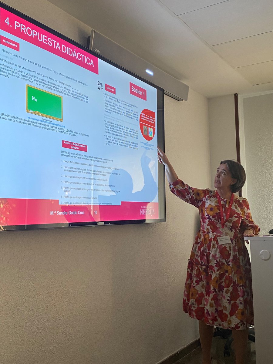 NebrijaLenguas's tweet image. Segundo día de aprendizaje en #congresolenguas. 📸Ayer, los profesores Osipov y Gordo hablando de variedades innovadoras y la negación en el aula de ELE.