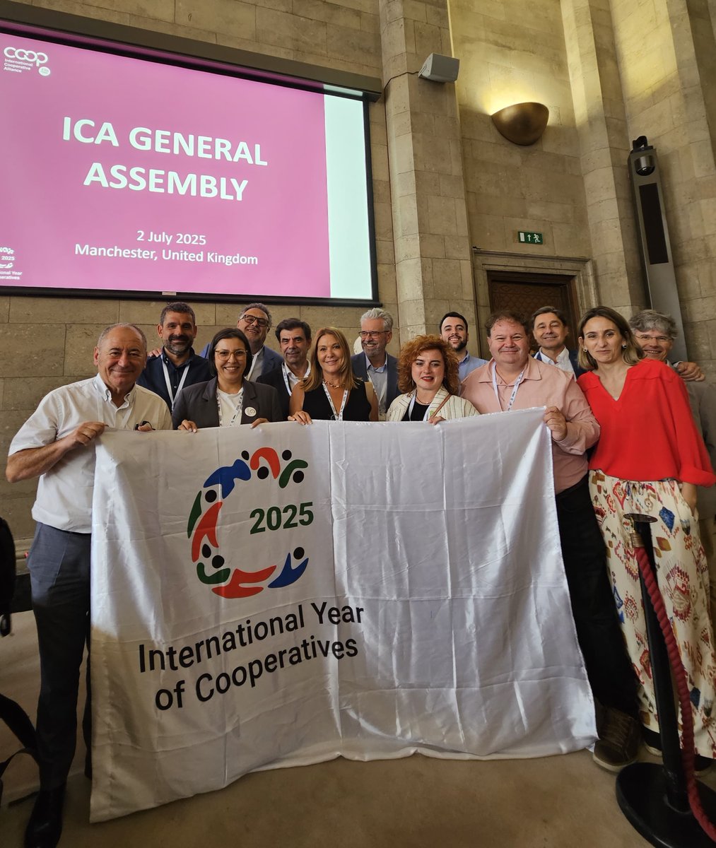 Coopsdetrabajo's tweet image. COCETA participa estos días en Mánchester en la Asamblea General de la @icacoops Más de 400 personas de 100 países nos reunímos para impulsar la celebración del Año Internacional de las Cooperativas #IYC2025 y reivindicar que las cooperativas construimos un mundo mejor.