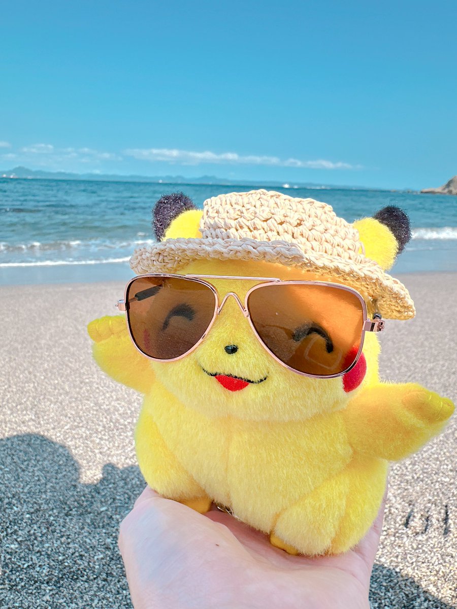 chai_pudding's tweet image. ピカチュウと海来た🏖️