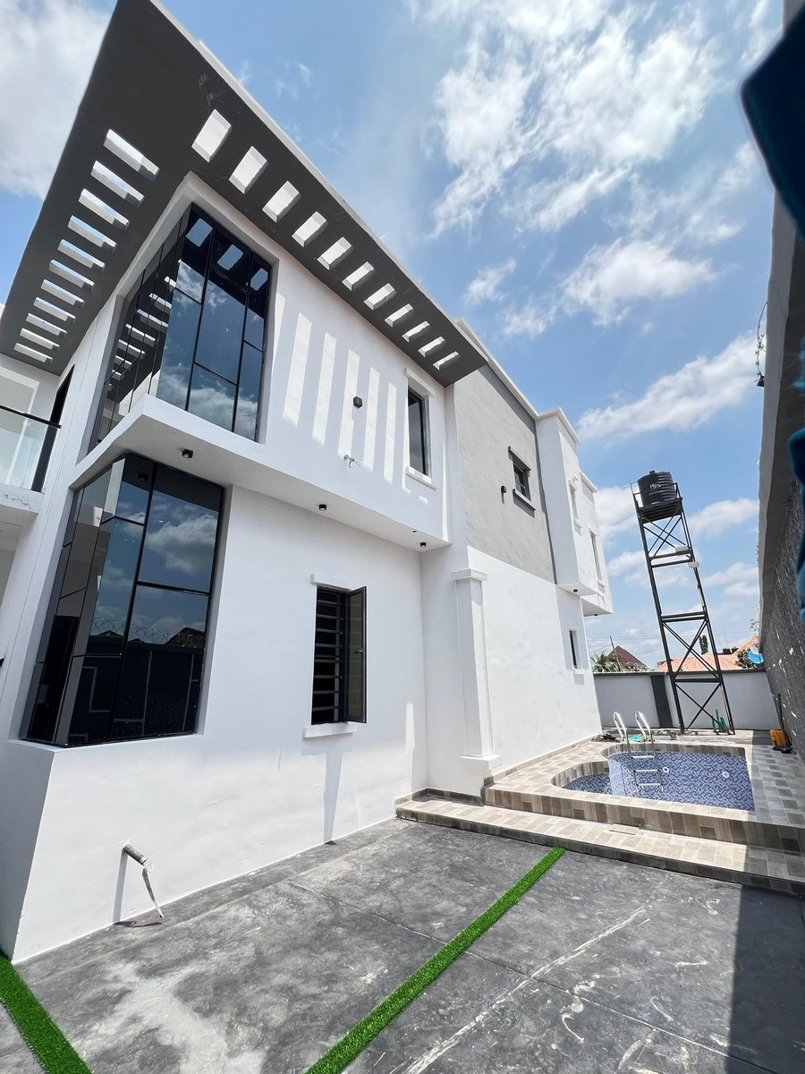 AliuAdebayor's tweet photo. FOR SALE! 

*Smart Homes @ Aare, Oluyole Estate*

*Luxury 2-units of 4 bedroom detached duplex plus a room BQ*

40kva solar panels 
10kva inverter (no light failure)
Sensor lightning 
Finger print door, 
Swimming pool,
Car port, etc.

Location: Aare Oluyole Estate, Ibadan https://t.co/5vmUBt1I2Y
