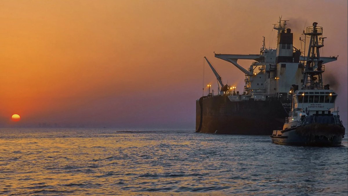 إن شئت تغدو في الحياة مباركاً وتعيش مسروراً  بلا أكدار ،، سبح بحمد الله وإشكُره على فضله ..؛ 
ما أجمل الصباح بالأذكار ..🤍