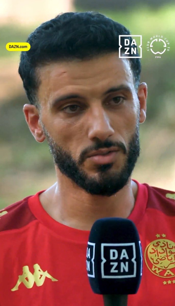 Saleh_R9's tweet photo. عمر السومة وقع مع الوداد المغربي بالفترة الاستثنائية ولعب معهم كاس العالم للاندية والامور طيبة ، ولكن لما وقع حمدالله للهلال بنظام قانوني ، ثار غضب اللي بالي بالكم ، اعوذ بالله منهم ، احمدوا ربكم ان الهلال هو مُشرف الدوري السعودي عالمياً ، احمدوا ربكم ان الهلال نادي سعودي .. https://t.co/qkhVU0TrLy