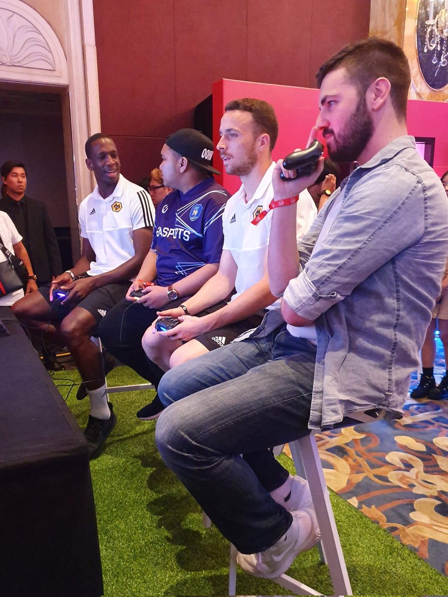 TheMasterBucks's tweet image. I met Diogo Jota in 2019.
We teamed up and played a FIFA tournament together in Shanghai.
He was genuinely one of the nicest and most down to earth Footballers I had ever met. I am absolutely stunned hearing the news today.
Rest in Peace, Diogo Jota and Andre Silva.