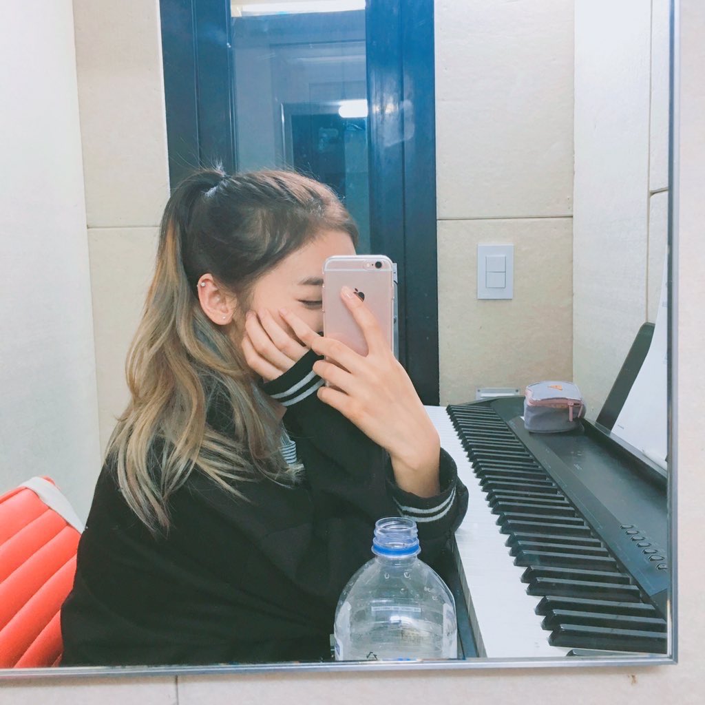 hyeonjujoha's tweet photo. 이렇게된거
애기진현주 더볼까?ㅎㅅㅎ https://t.co/y6Bcc6zSoa