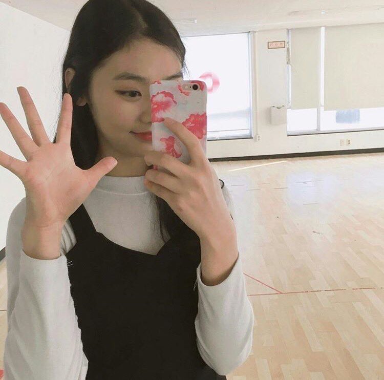 hyeonjujoha's tweet photo. 이렇게된거
애기진현주 더볼까?ㅎㅅㅎ https://t.co/y6Bcc6zSoa