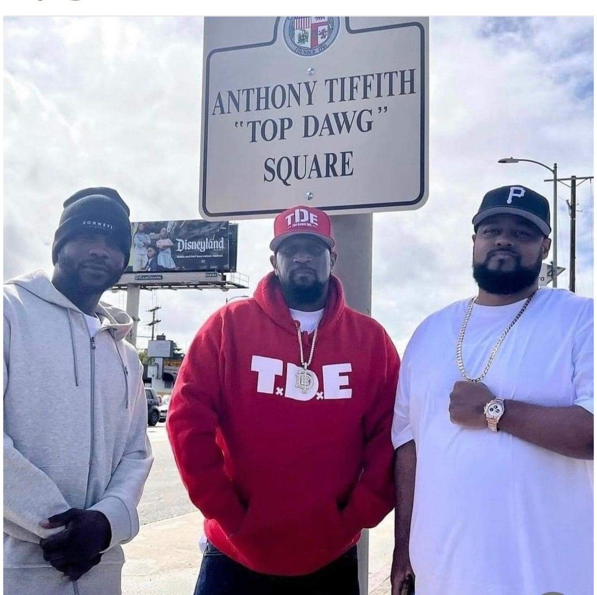 ScHoolboyqnews's tweet photo. btw another not related news to Q anthony tiffany top dawg the C.E.O of TDE got a square named after him good job man
#TDE #Jayrock #ScHoolboyQ #SZA #isaiahrashad #absoul #zacari #devinmalik #doechii https://t.co/FukV0BS5oq
