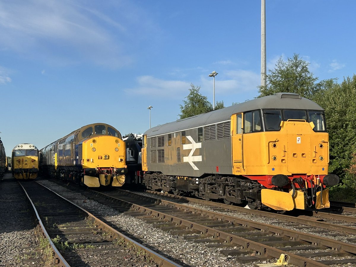 Summer Diesel Gala 2025 - DAY ONE - is here and is in full swing! 💨

Please do SHARE your photos 📸 with us throughout the event, the sun this morning has set us up for a cracking first day!☀️

#ELRSummer25

For Info &amp; Tickets:
eastlancsrailway.org.uk/events-activit…
