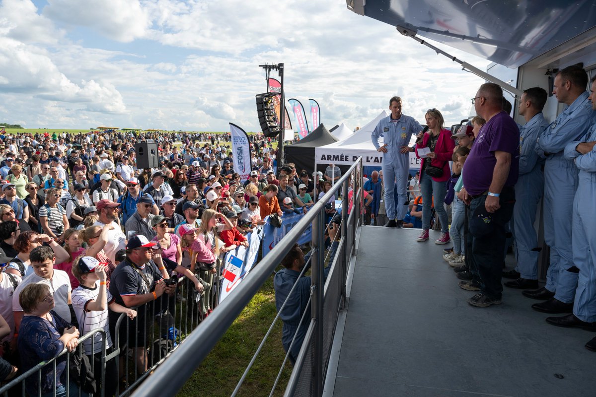Armee_de_lair's tweet photo. 📍#SuggestionDuWeekend
🛩️ Villeneuve-sur-Lot - 4-6 juillet : expo statique Alphajet et shows aériens
🛩️ Meaux 6/07 : simulateurs Mirage 2000, cockpit F1…
🛩️ Cholet 6/07 : démo de la Patrouille de France
Le week-end s’annonce animé… au sol comme en vol ! https://t.co/kuG89SqfGw