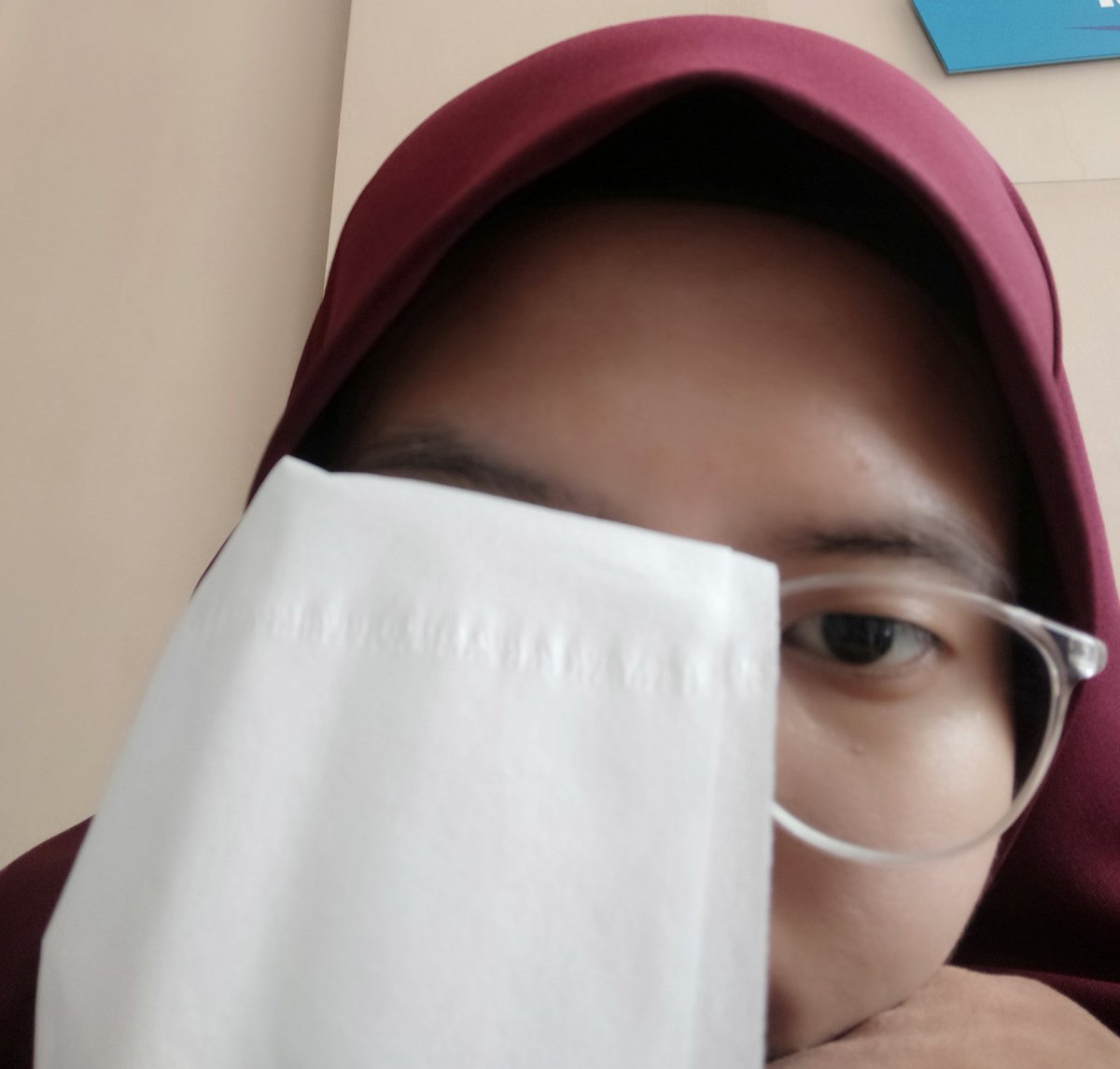 insomyia's tweet photo. Day 1 cosplay bajak laut biar ga kesilauan, gws aku https://t.co/1LnG8Vdixa