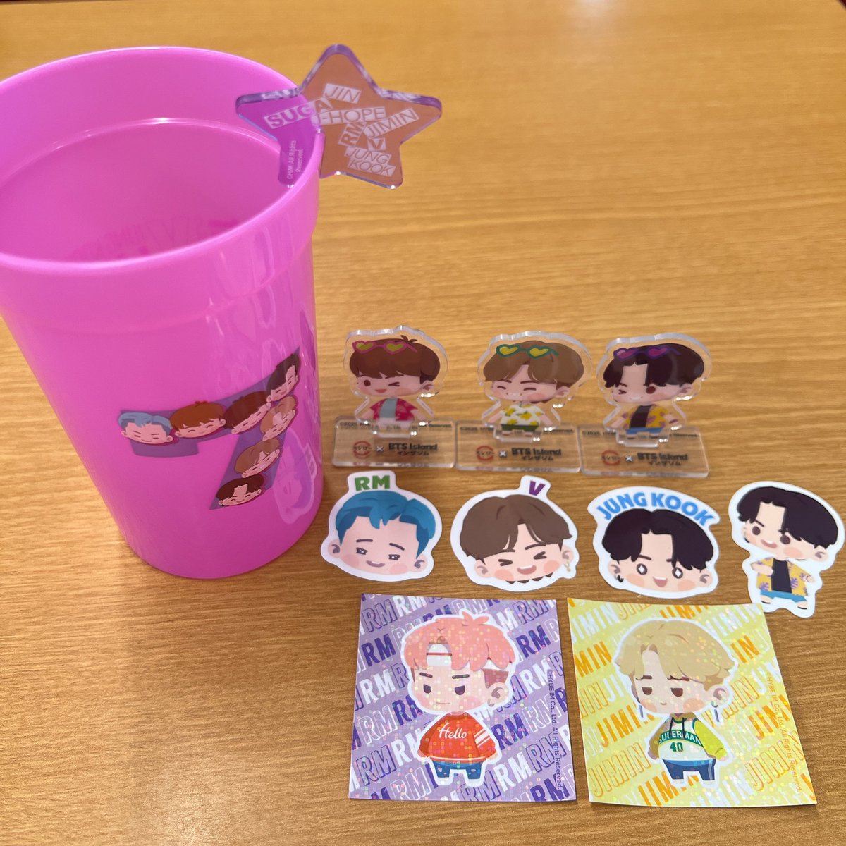 やっと行けたー😊
みんな可愛いなぁ～💜
隣のおじさんが帰る時にｸﾞｸちゃんのｽﾃｯｶｰ良かったらどうぞってくれた🤩🙌
Jiminちゃんのｱｸｽﾀ欲しかったなぁ…

#BTS  #スシロー