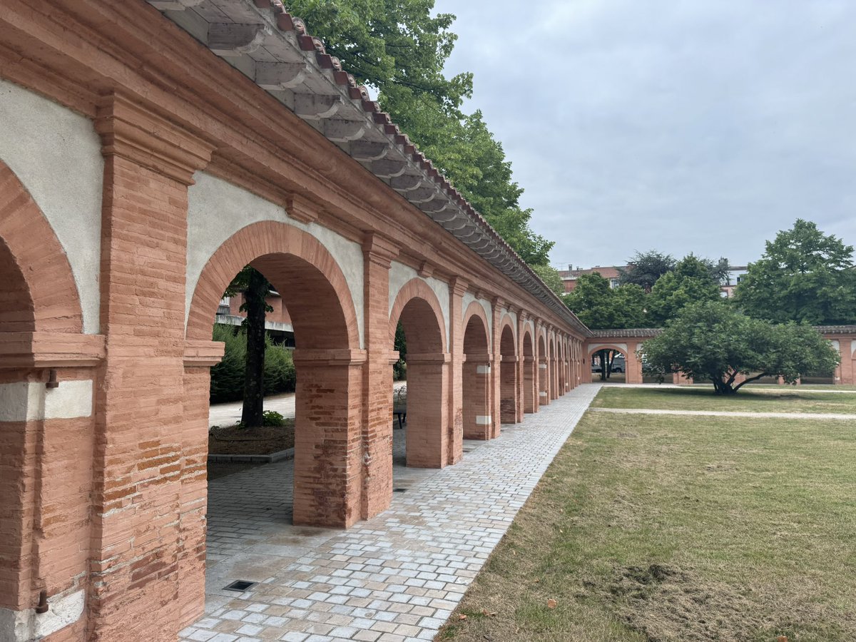 hugues kenfack (@hugueskenfack) on Twitter photo L’<a href="/UTCapitole/">Université Toulouse Capitole</a> très fière du passage du Tour de France le 16 juillet prochain devant ses bâtiments et notamment son beau cloître des chartreux qui accueillera les toulousaines et toulousains qui le souhaitent en attendant le passage des coureurs et pour en profiter. L’<a href="/UTCapitole/">Université Toulouse Capitole</a> très fière du passage du Tour de France le 16 juillet prochain devant ses bâtiments et notamment son beau cloître des chartreux qui accueillera les toulousaines et toulousains qui le souhaitent en attendant le passage des coureurs et pour en profiter.