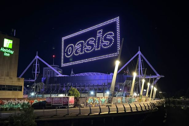 OasisMania's tweet image. A special Oasis lights display has appeared over the Principality Stadium ahead of the band's massive reunion shows. 

The show was an exclusive, one-night-only spectacle which saw drones form in the shape of the band's iconic logo over the Principality Stadium 🏟️

#Oasis25