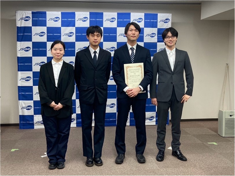 【受賞・表彰🎖】
本学大学院生のチームが公益社団法人 ＃自動車技術会 主催2025年 ＃学生安全技術デザインコンペティション 日本地域大会予選において第2位を受賞しました！
おめでとうございます🎉
kaiyodai.ac.jp/faculty/gradua…
＃SDGs9　＃SDGs17