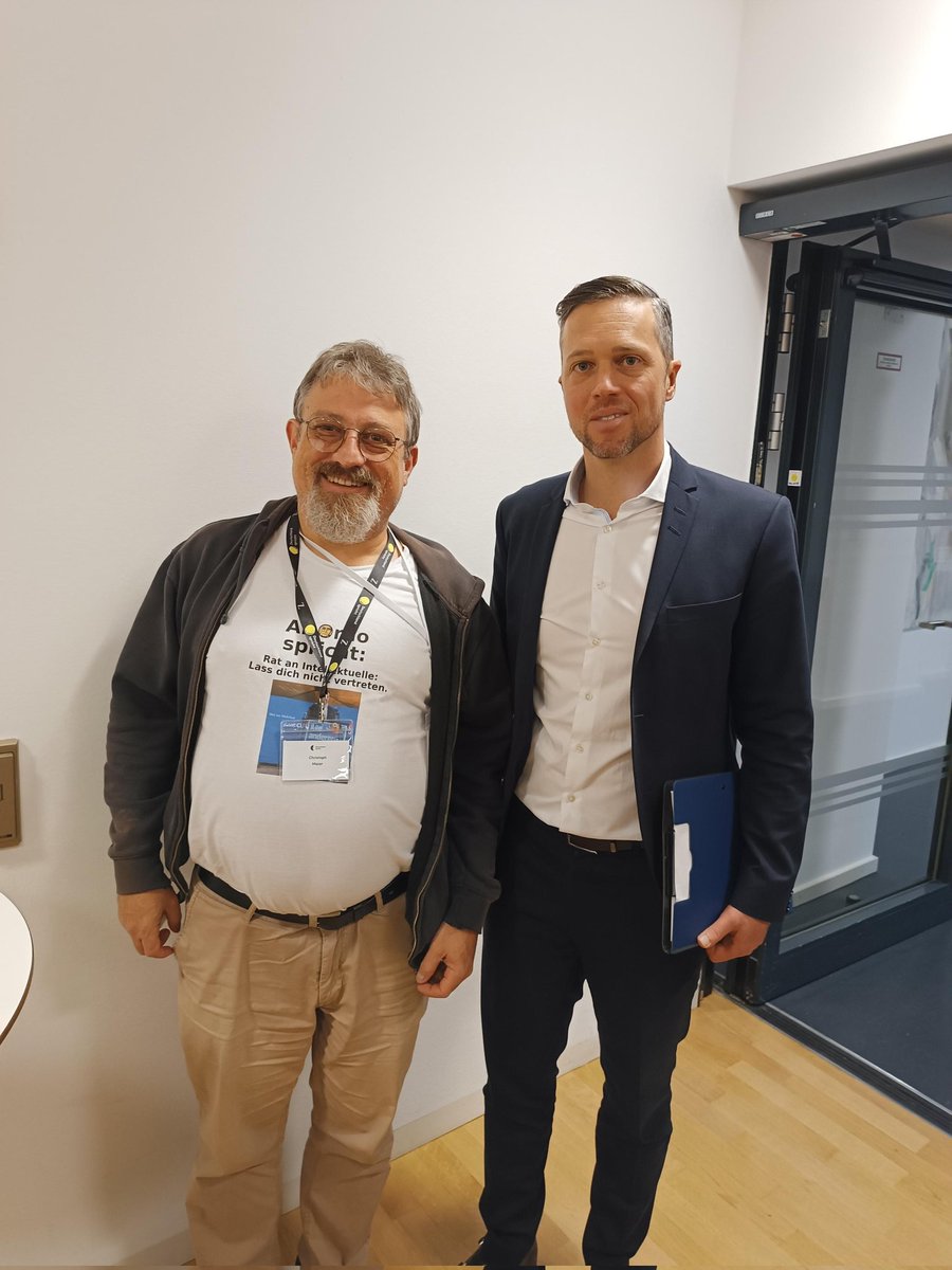 <a href="/1E9tech/">1E9</a> <a href="/IjomaMangold/">Ijoma Mangold</a> <a href="/larsweisbrod/">@larsweisbrod@det.social</a> Should I send my Chief Negotiator?
youtu.be/OHSYWIAAY2o

bitbucket.org/cmucsd/sudelbu…