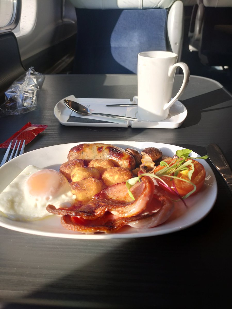 Brekkers on the train today...