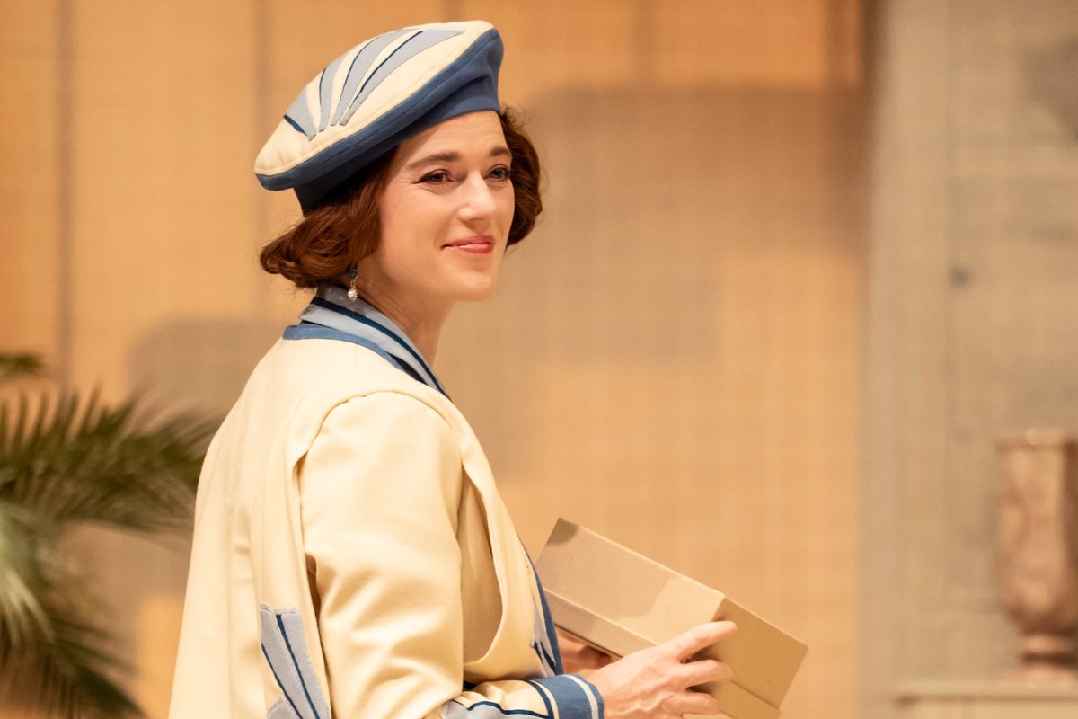 The Constant Wife starring #RoseLeslie has had a 21st Century refresh by writer behind <a href="/DisneyPlus/">Disney+</a> #Rivals for <a href="/TheRSC/">The RSC</a> with music by <a href="/jamiecullum/">Jamie Cullum</a> and it sizzles with fun &amp; decadence. Here's the #review but only at Swan Theatre #StratfordUponAvon til Aug 2. weekendnotes.co.uk/the-constant-w…