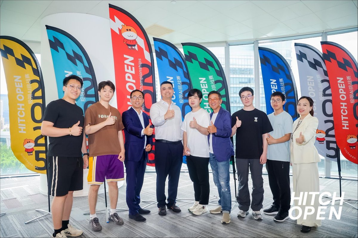 AsianFinPress's tweet image. 💥From Code to Curves: China’s AI Grand Prix Is Rewriting the Autonomous Playbook🏎️

China just launched the first-ever Hitch Open World AI Racing Championship @HitchOpen , where student-built autonomous systems hit 280 km/h with centimeter-level precision.

But this isn’t just…