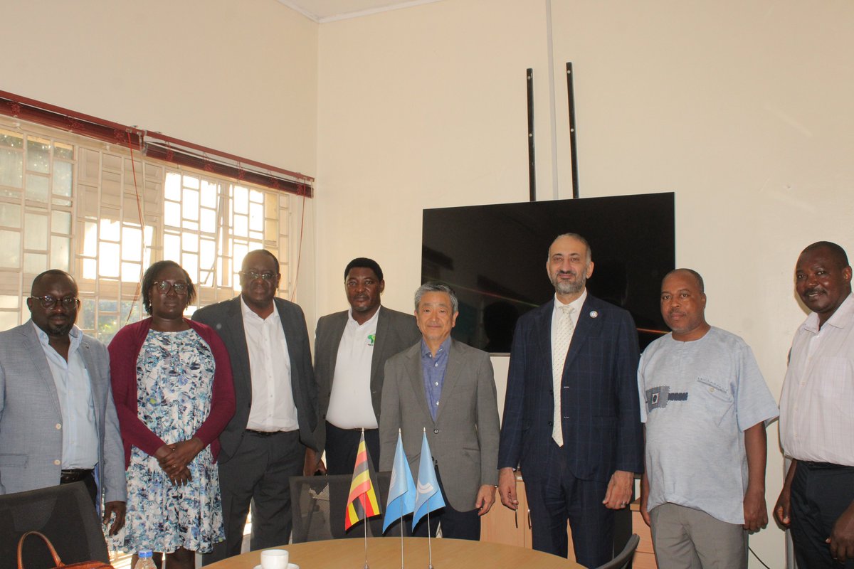 SAA Uganda (@saa_uganda) on Twitter photo SAA President Mr. Shuichi Suzuki and his delegation visited the <a href="/IFAD/">International Fund for Agricultural Development</a> Uganda Country Office and met with Country Director Mr. Mohamed El Ghazaly. The meeting focused on expanding collaboration, particularly in Karamoja under the upcoming Oilseed Project. Key areas discussed SAA President Mr. Shuichi Suzuki and his delegation visited the <a href="/IFAD/">International Fund for Agricultural Development</a> Uganda Country Office and met with Country Director Mr. Mohamed El Ghazaly. The meeting focused on expanding collaboration, particularly in Karamoja under the upcoming Oilseed Project. Key areas discussed