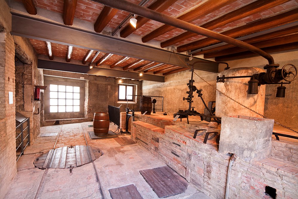 Museu Ciència Cat (@mnactec) on Twitter photo 🏝️  Tens plans per aquest estiu?   
👉  Descobreix la Fassina Balanyà, una antiga fàbrica d'aiguardent restaurada per poder veure el procés industrial que seguia la brisa per obtenir aiguardent i altres derivats. 🍷     
📲  fassinabalanya.cat      
<a href="/EsplugaTurisme/">Espluga Turisme</a> 🏝️  Tens plans per aquest estiu?   
👉  Descobreix la Fassina Balanyà, una antiga fàbrica d'aiguardent restaurada per poder veure el procés industrial que seguia la brisa per obtenir aiguardent i altres derivats. 🍷     
📲  fassinabalanya.cat      
<a href="/EsplugaTurisme/">Espluga Turisme</a>