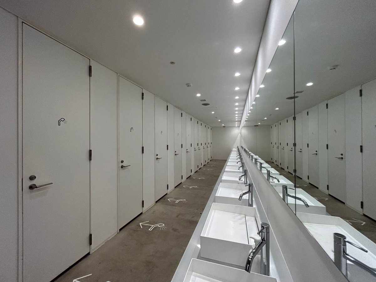 シャワーは700円で、1時間以内のご利用が可能（利用可能時間15:00