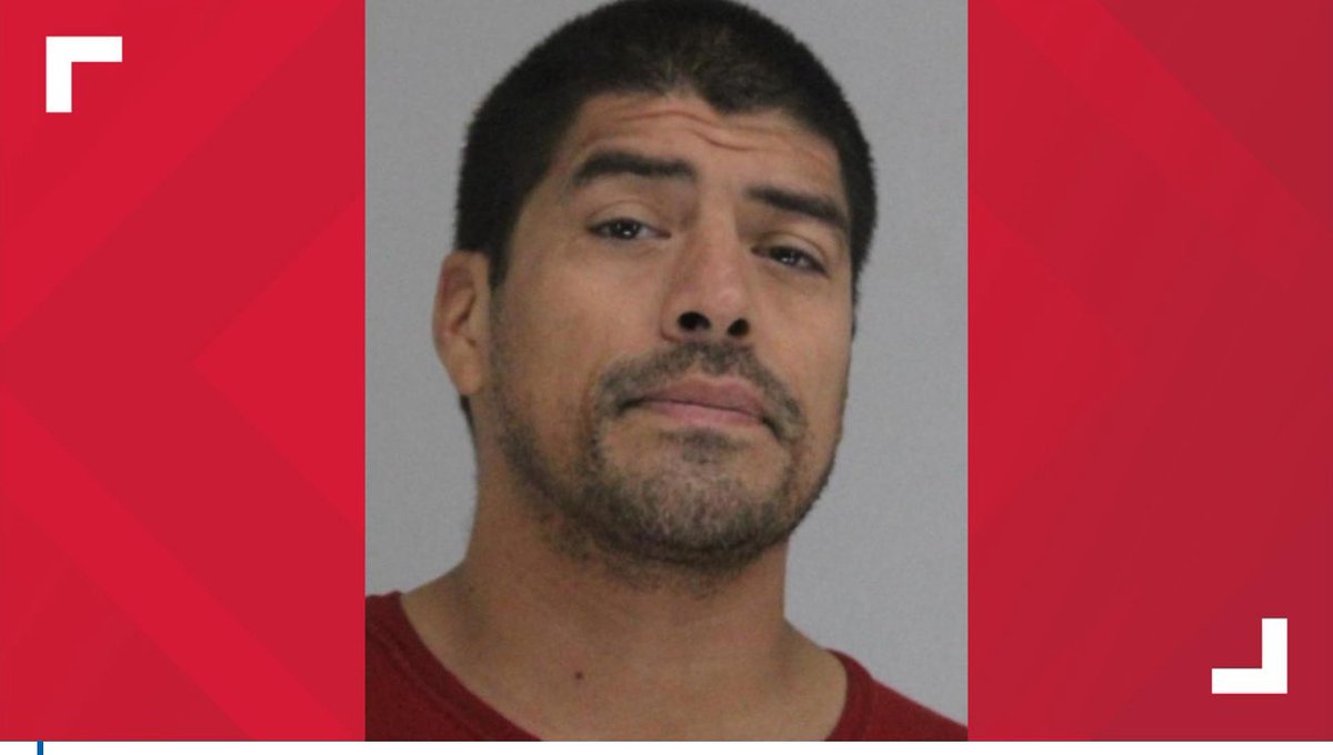 HEADS UP TEXANS!!! BE ON THE LOOKOUT!!!

The Texas Department of Public Safety (DPS) has added a convicted child predator from North Texas to the state’s “10 Most Wanted Sex Offenders”. 

Martin Deanda, 43, of Dallas, is wanted for failing to comply with sex offender registration