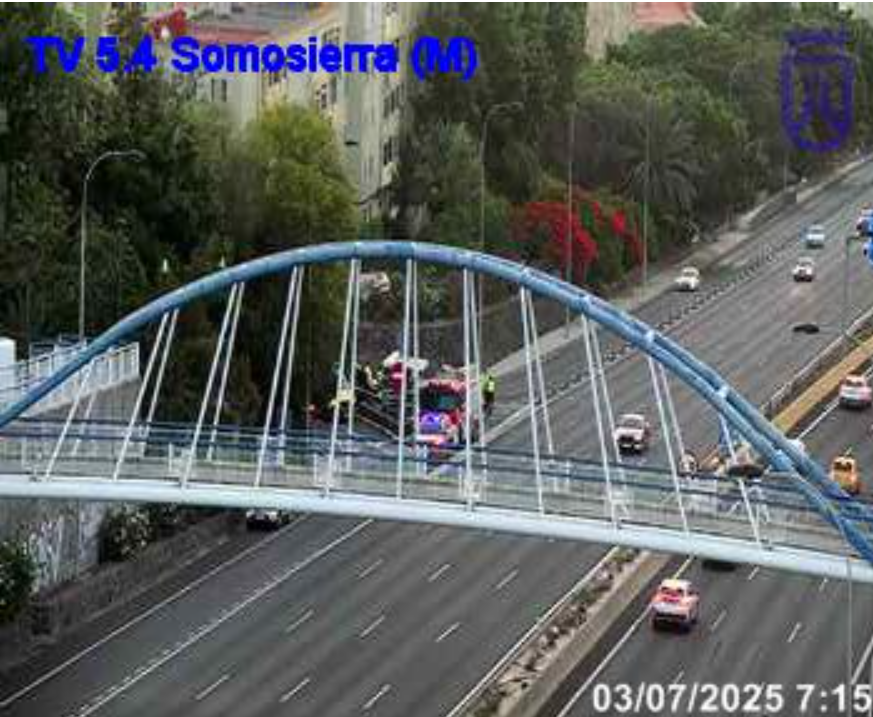 laradiocanaria's tweet image. 🔴 Accidente de tráfico en la TF-5, sentido norte, a la altura de Chamberí, Santa Cruz de Tenerife, por el vuelco de un vehículo.  

Intervienen en la zona los recursos de seguridad y emergencias.

📻 #InformativosLRC
📡 rtvc.es/la-radio-canar…