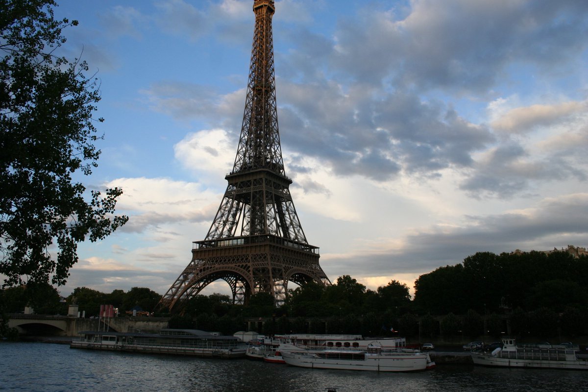 18 years ago today, I discovered Paris.

After centuries, it remains one of the world's great cities. 

Sure, it can be a bit 'touristy' in places, but seasoned travelers know how to immerse themselves in local culture and get in the vibe. 

#digitalnomadlife