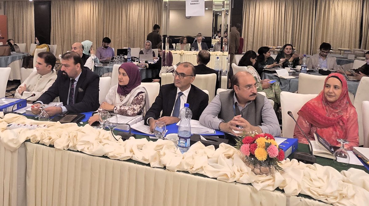 E4HProgramme's tweet image. National Advisory Committee (NAC) meeting recently organised by @nhsrcofficial with support from E4H, engaged stakeholders to discuss National Health and Population Policy, Review of Global Health Initiatives, Multisectoral Health Workforce Strategy &amp;amp; National Digital Health Hub.