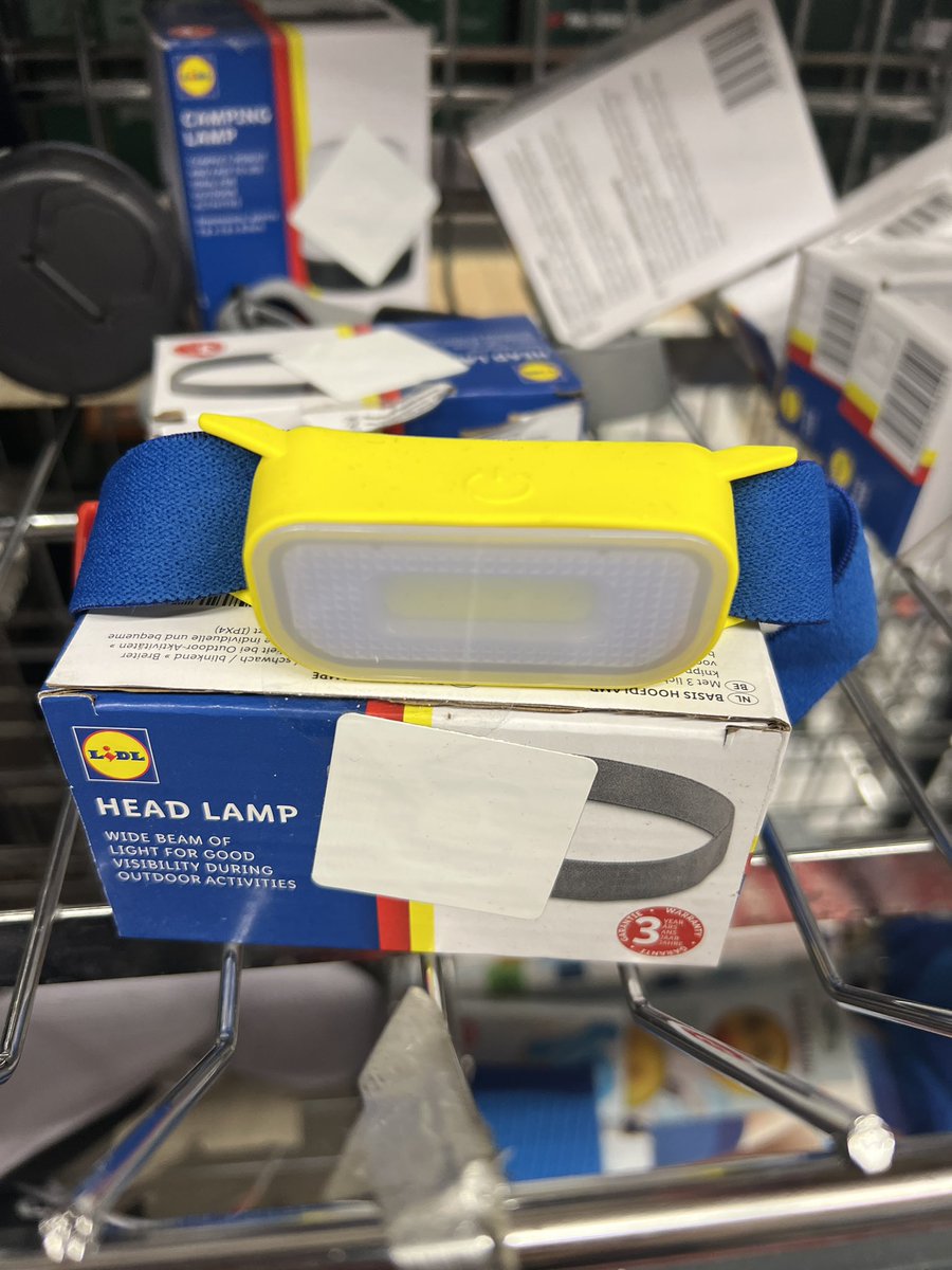 🚨 Spotted in <a href="/LidlGB/">@LidlGB</a> legendary middle aisle:
🛶 2-person kayak 
🍕 BBQ pizza oven 
🎣 Badge bag disguised as fishing gear
🧑‍🚒 Head torches in Lidl colours 
🔥 Gas stove/lamp 

Walked in for bananas. Left ready to run a Scout camp.
Still waiting on woggles and Icelandic tents!!