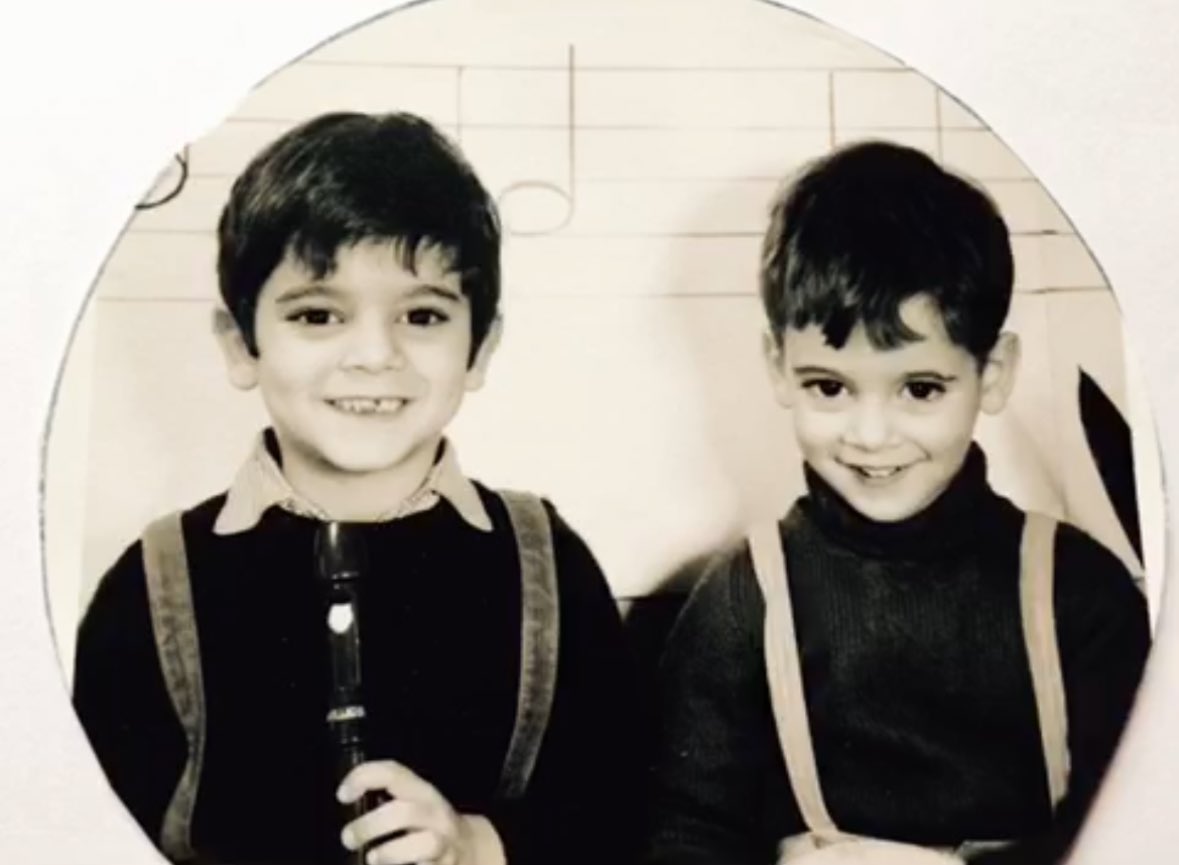 Toujours là dans cœur, petit frère adoré.