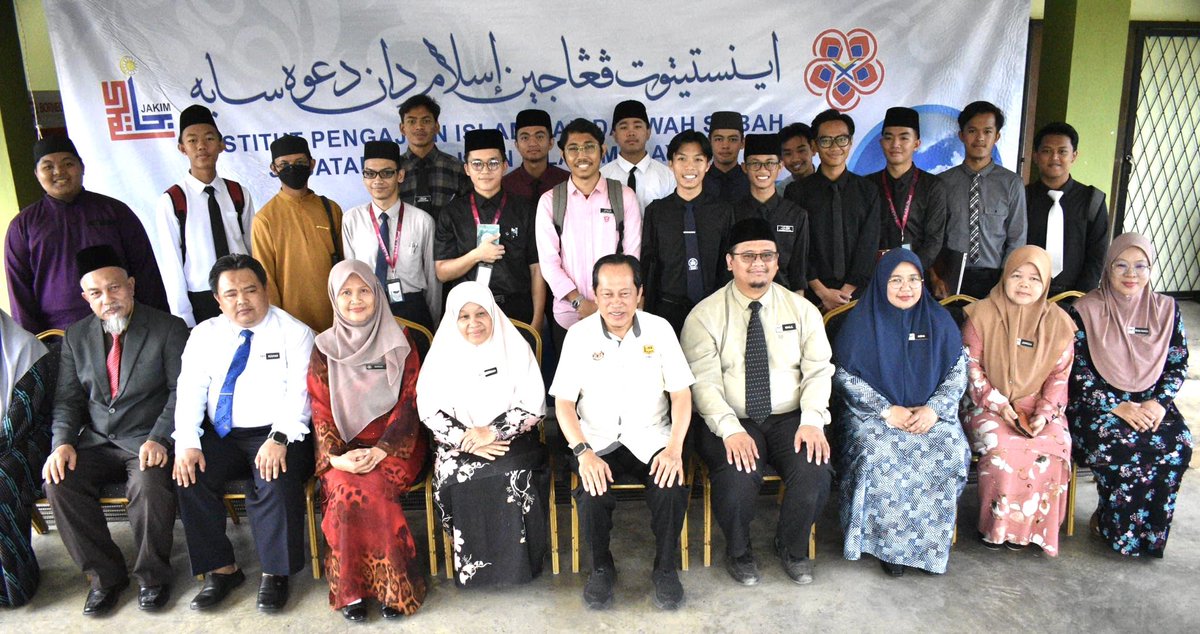 #Keningau - lawat pembinaan Fasa 3 Institut Pengajian Islam &amp; Dakwah #Sabah

Milik #JAKIM, #JKR uruskan. Sudah 50% &amp; siap Julai 2026. 1 EOT. Saya minta cuba AOT ahead of time.

Cepat jika buat kerja secara syif - 3 kali atau 2 kali sehari. Gilirkan pekerja &amp; kerja 16 jam misalnya