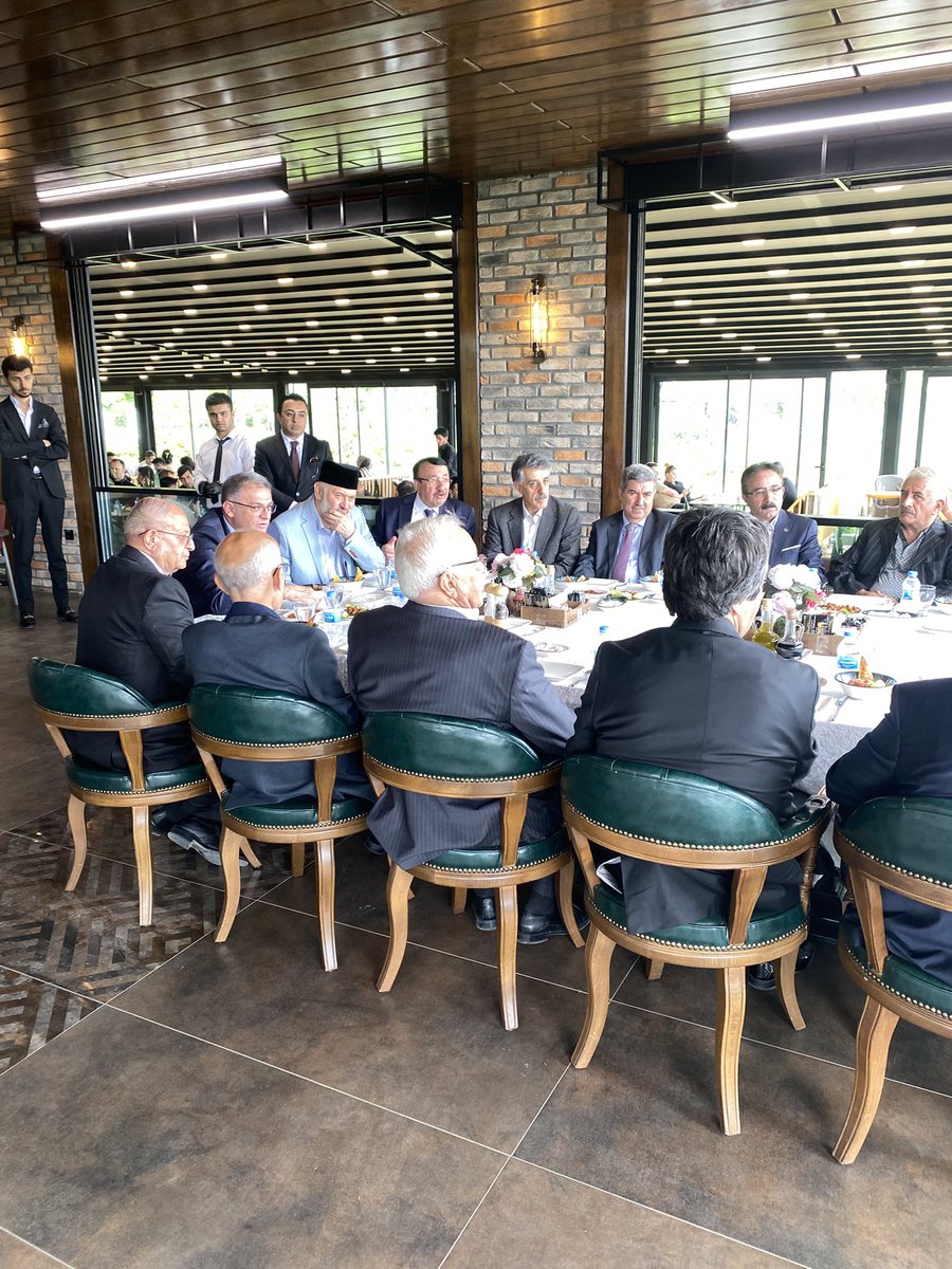 EAsireti's tweet photo. Aşiret liderimiz M Salih ÖZBEK Ev sahipliğinde Van valimiz sayın Ozan BALCI ve ilimizin Aşiret liderleri kanaat önderleri iş insanları ile bir araya geldi. https://t.co/6CKpeqhg0a