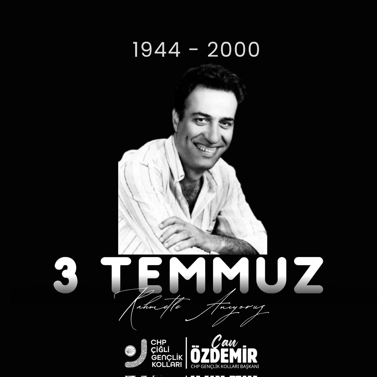 Bir kahkaha, bir dürüst bakış, bir halk çocuğu…
Kemal Sunal’ı, aramızdan ayrılışının yıl dönümünde sevgiyle, hasretle, rahmetle anıyoruz.
O, bu halkın gülümseyen yüzüydü… Hiç unutulmadı, unutulmayacak.

#KemalSunal