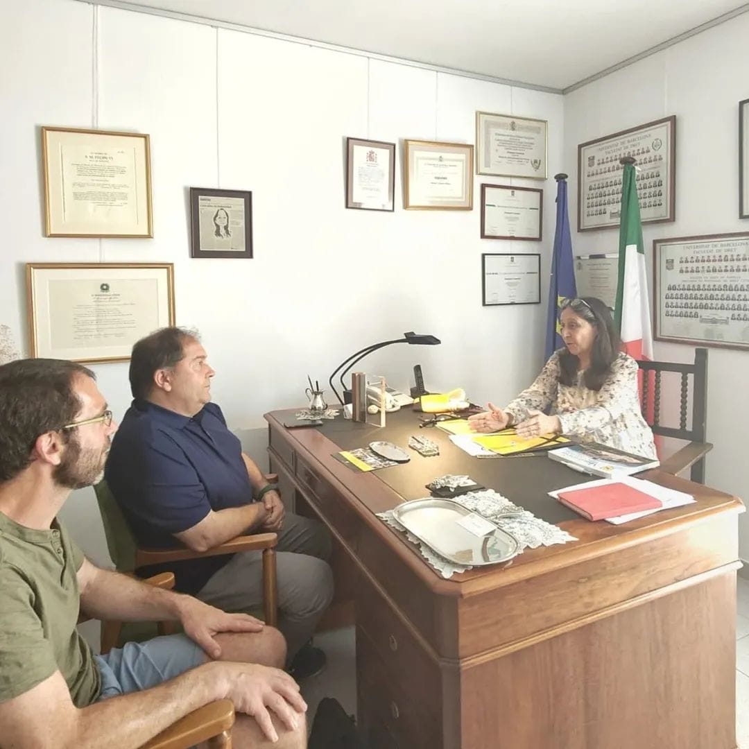comarcaselva's tweet photo. 📢 Presentació del projecte de la Ruta dels Cabrera a la vicecònsol d’Itàlia a Girona.

#ccselva #comarcaselva #26municipis #mandat2023_2027 #montsoriu #vescomtatdecabrera https://t.co/3SUbbbMo6n