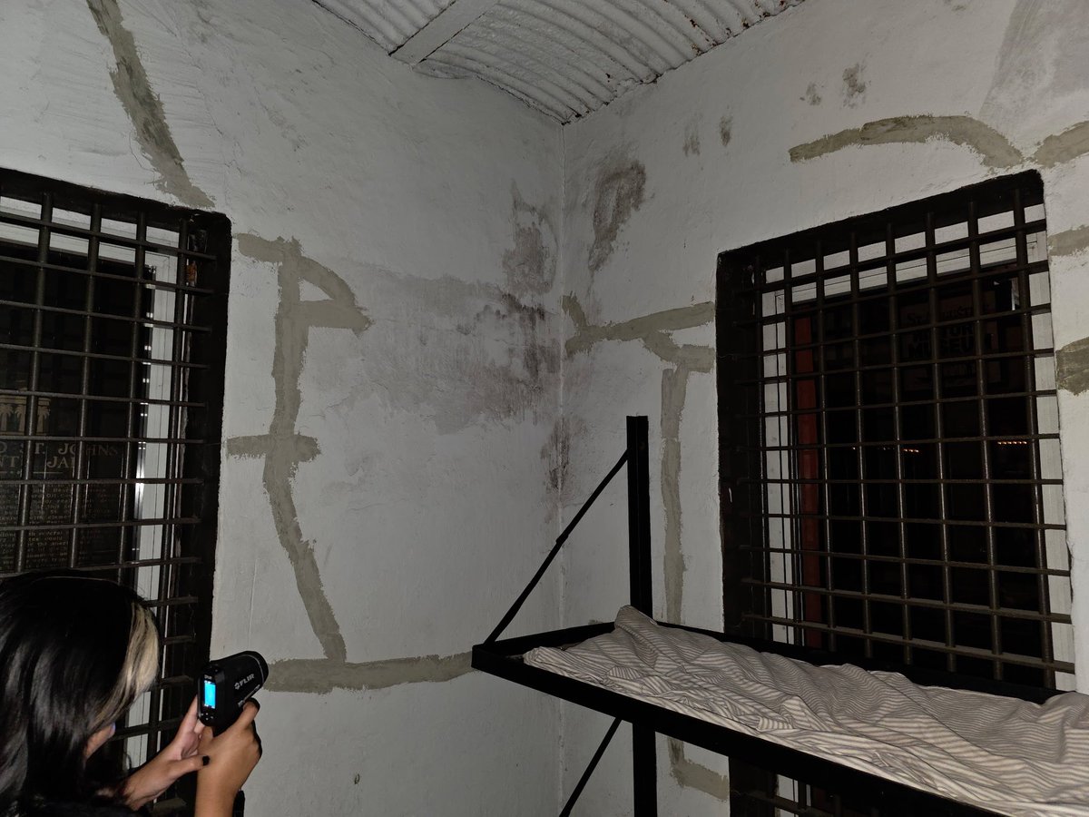 _jaded98_'s tweet photo. 2am 
You’re at the club, 
I’m trying to communicate with ghosts at the old jail 
Different lifestyles ig https://t.co/iMGOLHIZVS