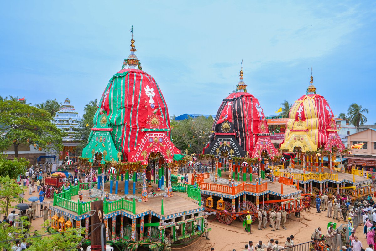 JagannathaDhaam's tweet image. ଦକ୍ଷିଣି ମୋଡ଼ ପରେ ଶ୍ରୀଗୁଣ୍ଡିଚା ମନ୍ଦିର ନାକଚଣା ଦ୍ୱାର ସମ୍ମୁଖ ଶରଧାବାଲି ଠାରେ ବିରାଜିତ ରଥ ତ୍ରୟ |
#RathaJatra2025 #RathaYatra2025 #ShreeJagannathaDhaam